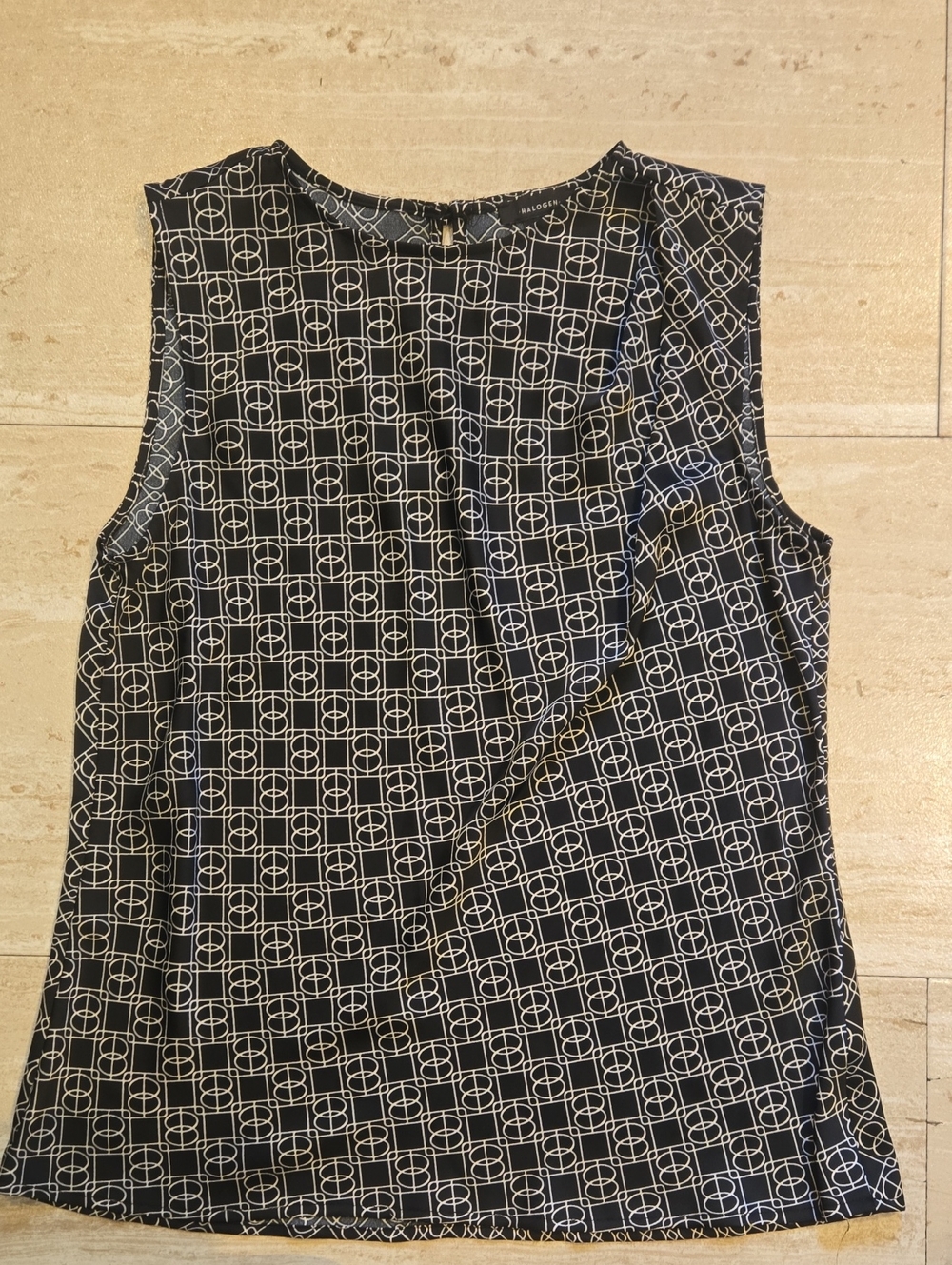 Halogen Black/White Geometric Design Print Silky Sleeveless Blouse